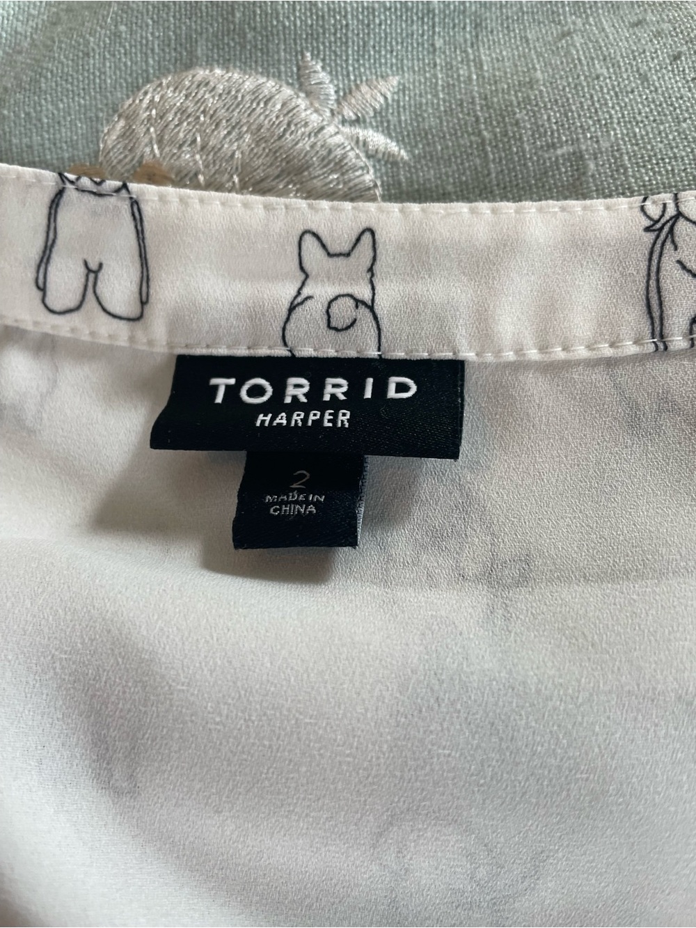 torrid Cream Tunic Top with Black Dog Outline Print - Picture 12 of 16